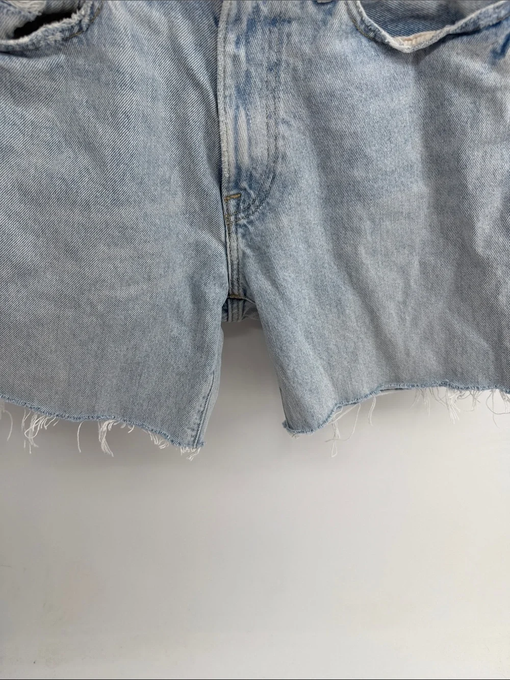 Abercrombie & Fitch 90’s loose fitting long inseam cutoff denim jean shorts 31